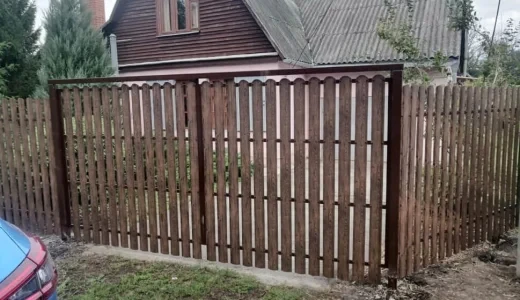 Распашные ворота в цвете темного дуба